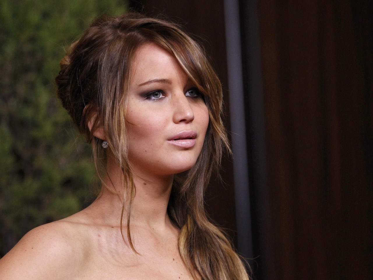 Apple Says It Is “Actively Investigating” Celeb Photo Hack