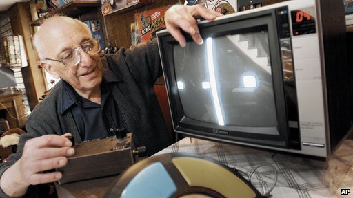Video-game pioneer Ralph Baer dies-BBC