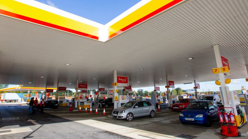 Following France, the UK Aims to Phase Out Fossil Fuel Vehicles by 2040