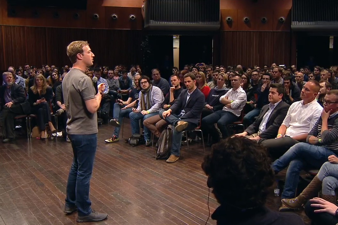 Cambridge Analytica: Investor Groups Call For Mark Zuckerberg To Resign As Facebook Chairman
