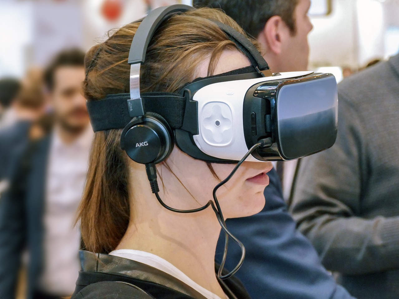 How AR & VR Are Transforming Digital Advertising by Creating Marketing Experiences