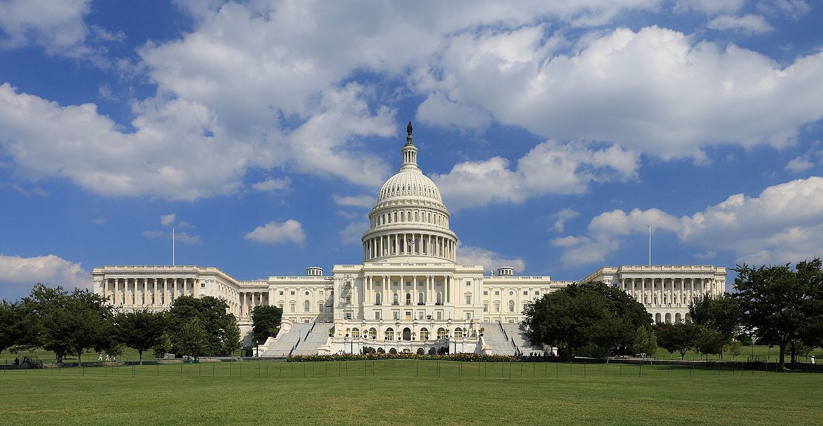 US Senators Introduce Bill To Ban Social Networks From “Misleading” Users