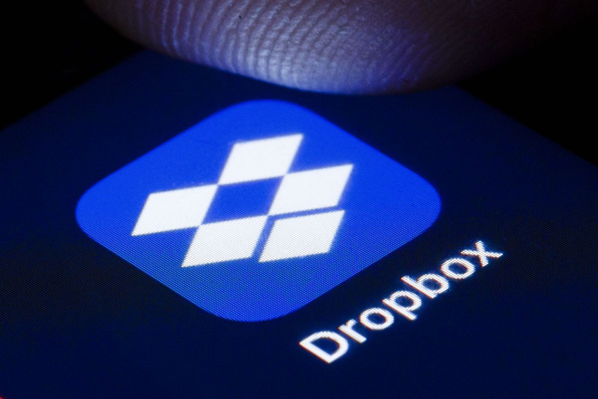 Dropbox Enables It Password Manager For Its Free Users