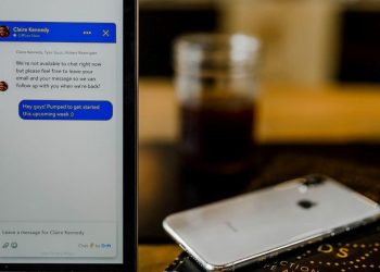 Digital vs. Human Customer Support In SaaS: When And What To Choose