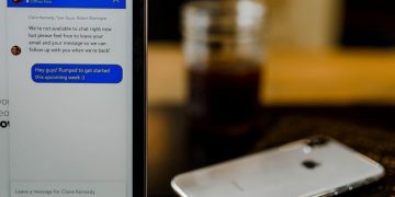 Digital vs. Human Customer Support In SaaS: When And What To Choose