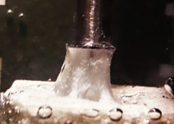 Scientists Create Glue That Sticks Under Water