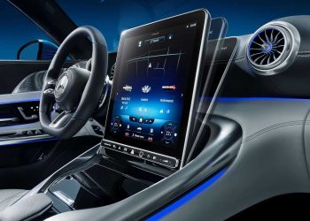 New Roadster From Mercedes-Benz Has A Flippy Touchscreen That Would Help Cut Down Glare
