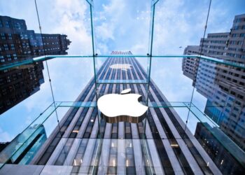 “Will The iPhone 7 Integrate ‘Superfast’ Li-Fi Technology? Here’s an In-Depth Look at Li-Fi”