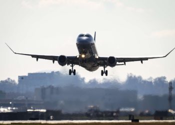 US Aviation Authority Issues Notices Of Impact On 5G Wireless Aviation
