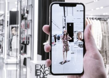 Augmented Fashion Reality: The Next Ecommerce Trend