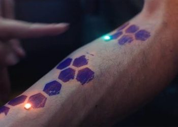 Bill Gates Says This Technology Could In Fact Replace Smartphones Soon