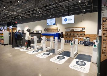 Amazon Opens First Whole Food Store Equipped With Cashier-less Tech