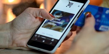 Why Do You Need a Mobile App for an eCommerce Business Today?