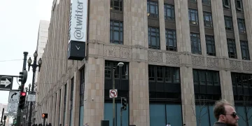 Elon Musk Wants Twitter To  Convert Headquarters To Homeless Shelter, Jeff Bezos Supports Him
