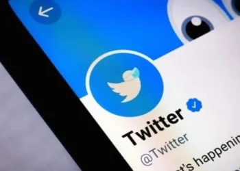 The $8 Twitter Blue Program Is Paused After Mass Impersonations