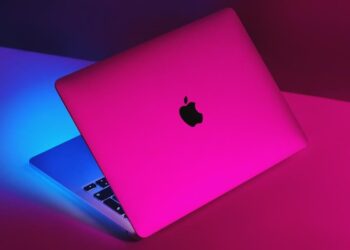 Apple Is Reportedly Working On MacBooks With Touchscreens