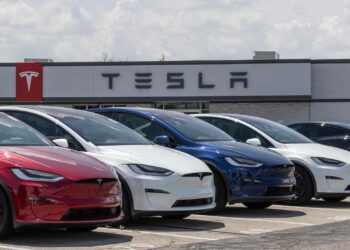 Tesla Misses Expectations On Fourth-quarter Deliveries