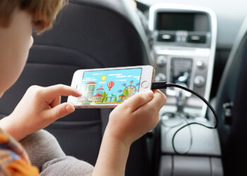 Don’t Use Your Phone While It Is Charging – Not For The Reason They Told You