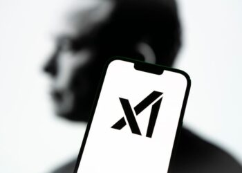 Elon Musk Announces A ChatGPT Rival Grok, an xAI Chatbot