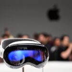 Apple May Have Sold About 180,000 Vision Pro Headsets In Opening Weekend visionpro.RM.M6-5-2023