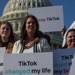 TikTok: Sell or Ban? US Congress Sets ByteDance’s Deadline Demonstration against crackdown legislation on TikTok on Capitol Hill