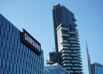 Samsung Sets To Join The AI Race And Bans Third-Party AI Technology Incorporation