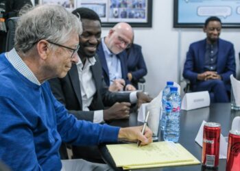Bill Gates Toured Arnergy Solar And Discussed Equity Innovation Via BEV