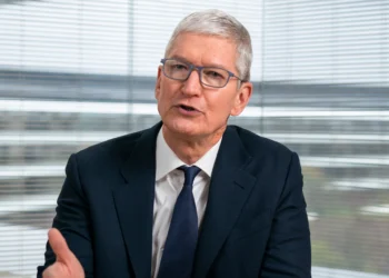 Apple Accused of Monitoring Employees’ Devices and Suppressing Internal Dissent