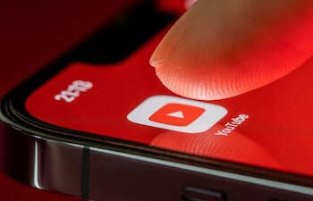 YouTube Is Testing “Play Something” Button for Android Users.