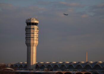 Starlink Wins $2.4B Contract to Upgrade Air Traffic Communications