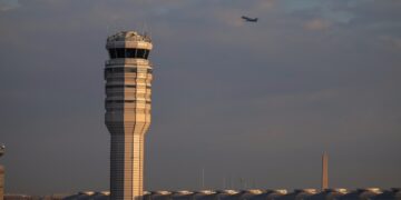 Starlink Wins $2.4B Contract to Upgrade Air Traffic Communications