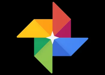 Google Photos Adds Image Flip Feature and Desktop Dark Mode