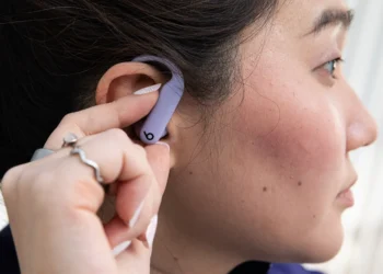 PowerBeats Pro 2 Won’t Offer Heart Rate Tracking or Music Controls