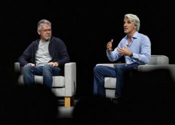 Apple’s Siri Chief Acknowledges AI Delays, Promises Solutions