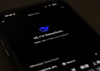 DeepSeek AI Soars in Popularity, but Privacy Flaws Put Data at Risk