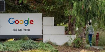 Hundreds of Google’s Android & Pixel Workers Are Let Go