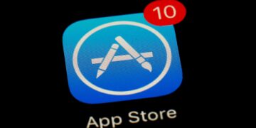Apple Allows Third-Party App Stores on iOS in Japan