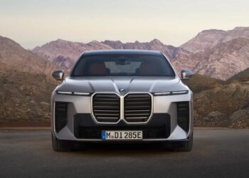 2027 BMW i7 First Look: Screens, Speed and Gadgets for the Few Who Can Afford It