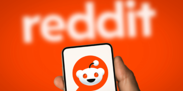 Reddit Stock Falls Nearly 6% After Meta Rollout Standalone Forum App