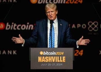 Trump-Linked Crypto Push Faces Lawsuit, Ethics Fight and Market Setbacks