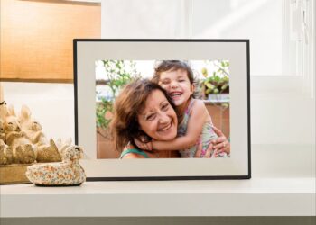 Aura Restores Google Photos Integration