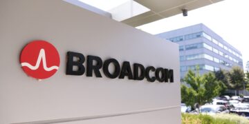 Broadcom AI Revenue Surge Keeps Custom Chip Story Alive