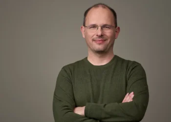 Former GitHub CEO Launches Entire to Rethink AI Code Review