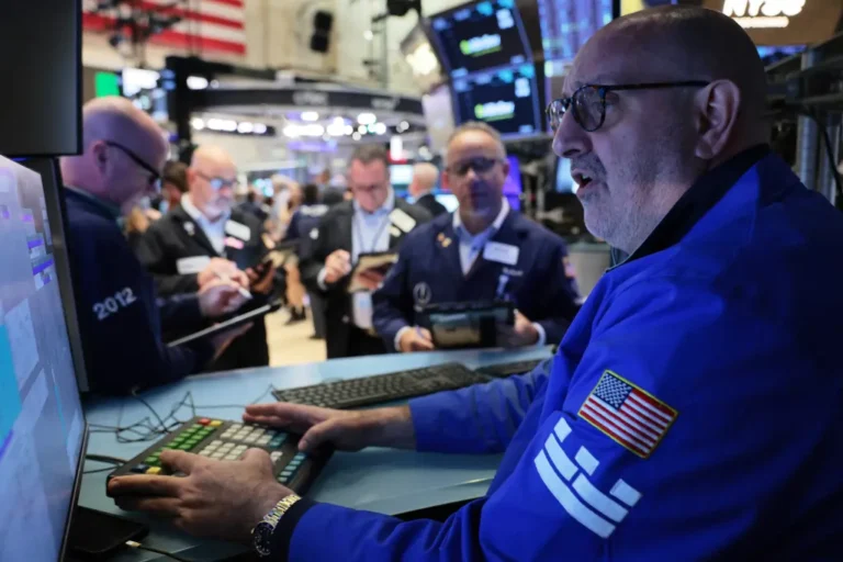 AI Spending Fears Spark Global Tech Sell-off After Big Tech Earnings